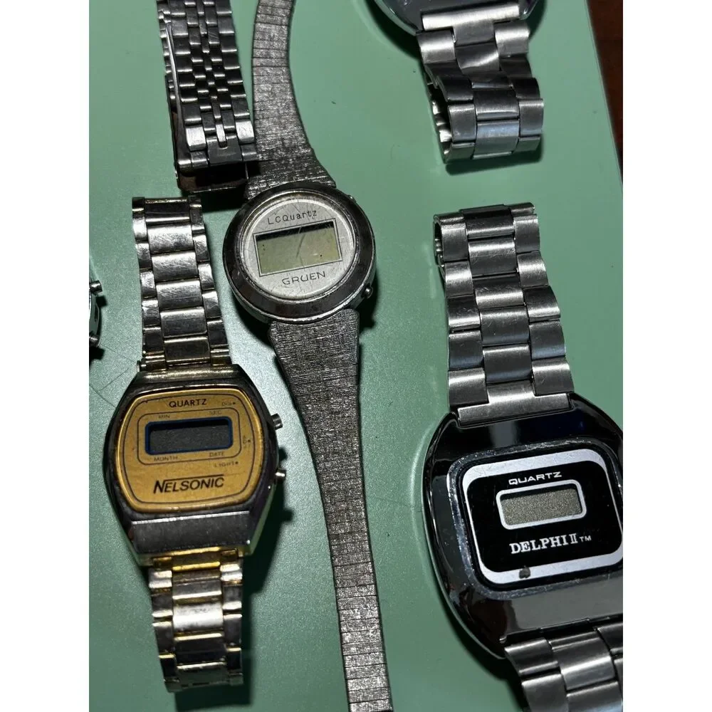 Lot of 17 digital vintage and novelty watches for parts/repair